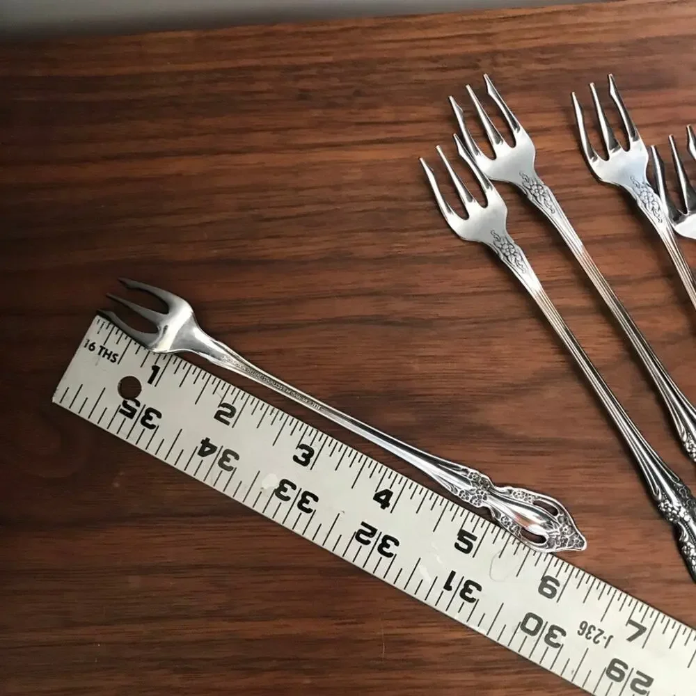 Oneida Distinction Deluxe Raphael Stainless 6” Cocktail /Olive Forks Set of 5